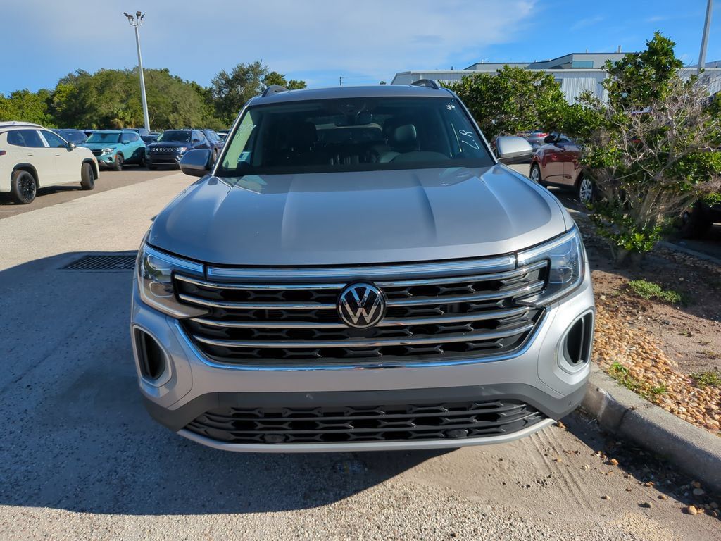 Certified 2024 Volkswagen Atlas SE w/ Panoramic Sunroof Package FWD image 3