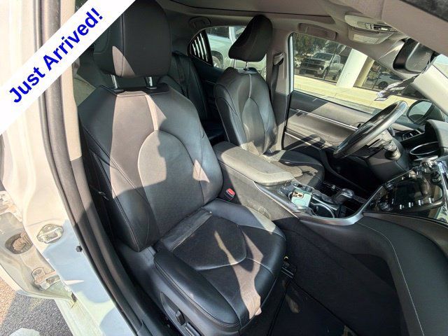 Used 2020 Toyota Camry XSE FWD image 21