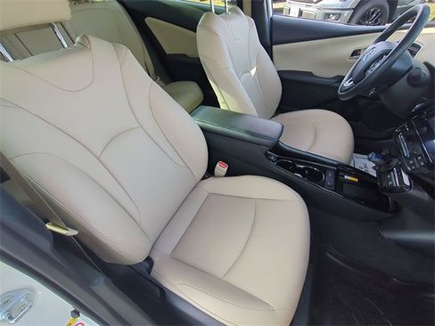 Used 2019 Toyota Prius XLE image 34