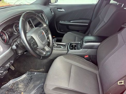 Used 2022 Dodge Charger SXT image 18