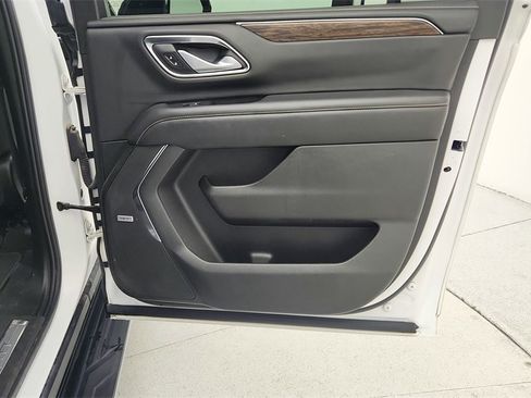 Used 2022 Chevrolet Suburban Premier image 46