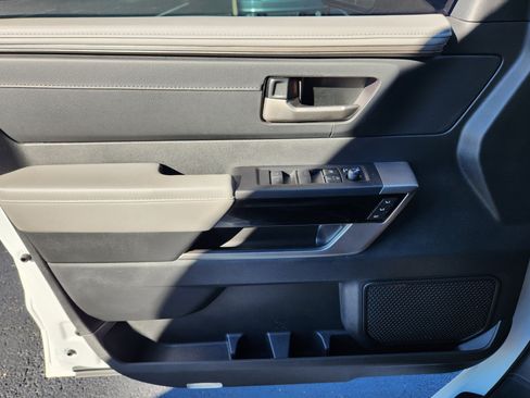 Used 2025 Toyota Tundra Limited image 22