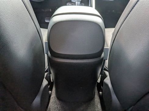 Used 2023 Hyundai Elantra Limited image 16