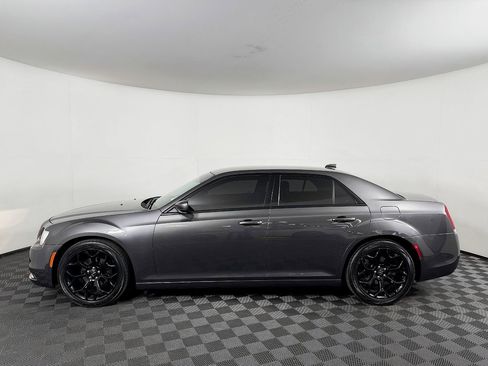 Used 2017 Chrysler 300 S RWD image 16