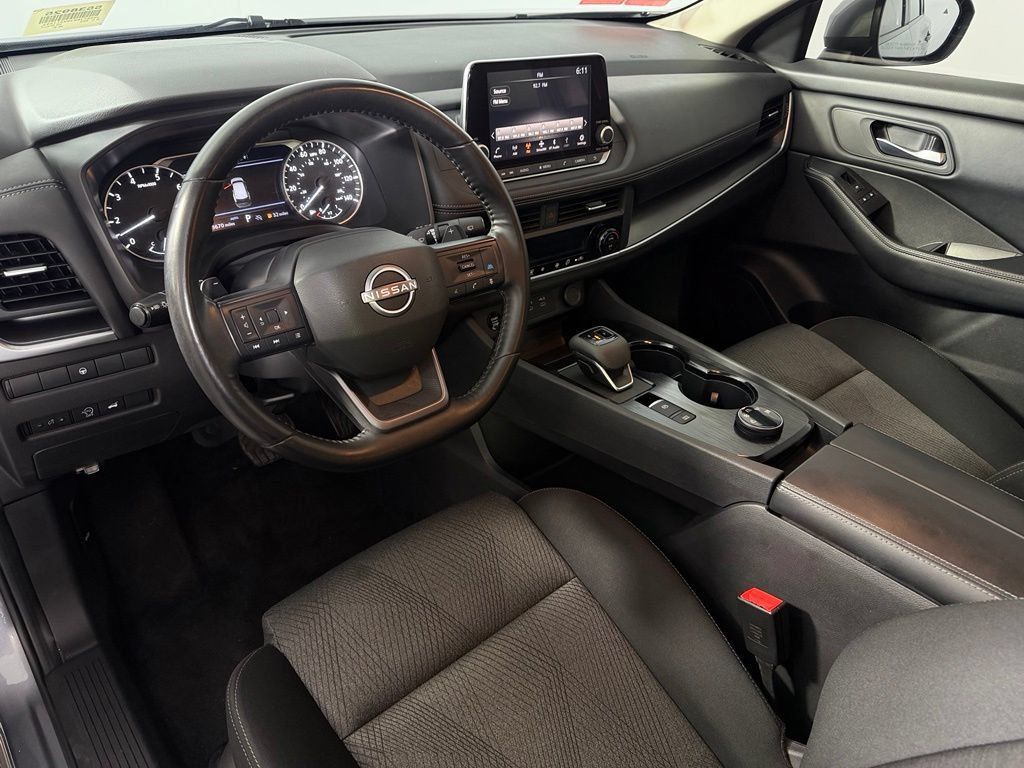 Used 2025 Nissan Rogue SV AWD/4WD image 12