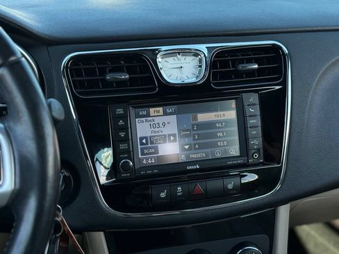 Used 2013 Chrysler 200 Limited FWD image 15