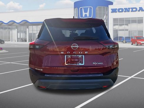 Used 2023 Nissan Rogue SV image 3