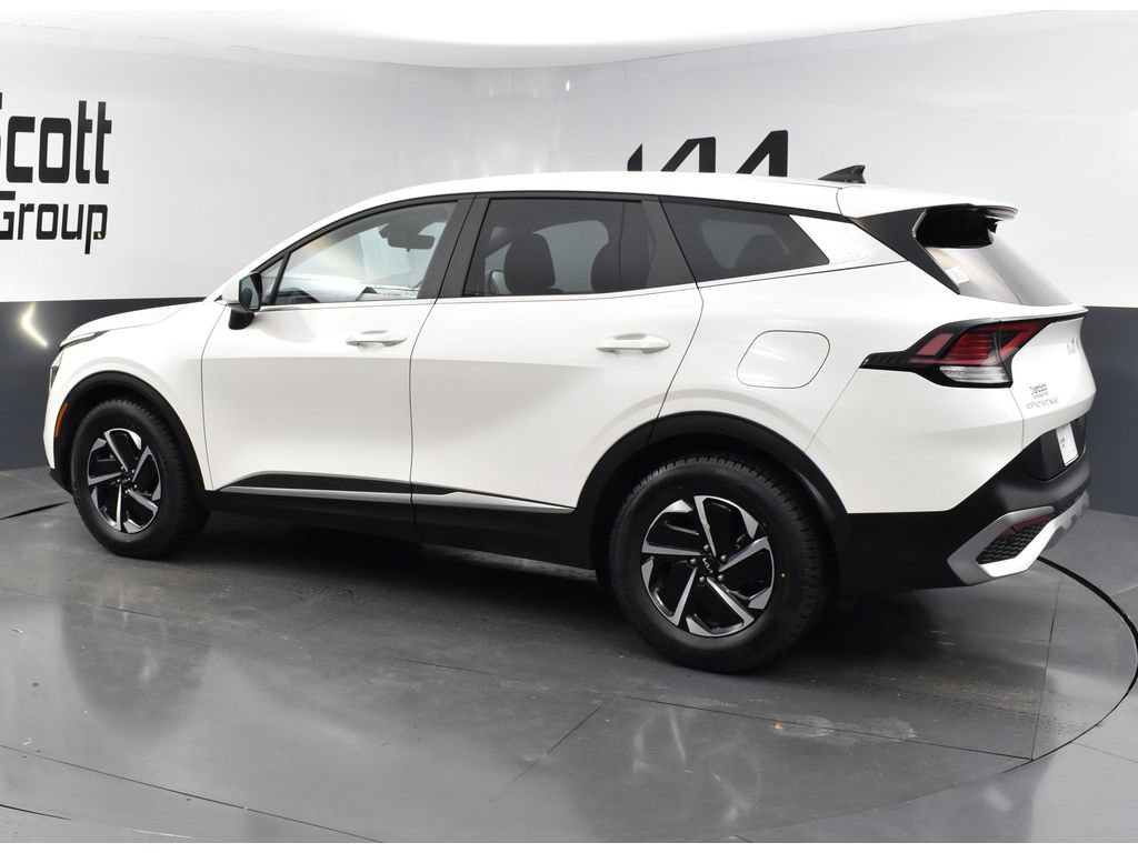 Used 2023 Kia Sportage LX FWD image 3