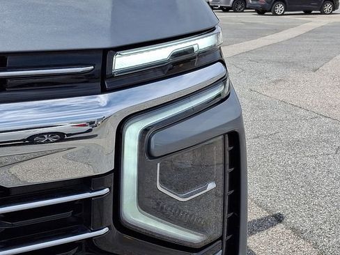 Certified 2025 Chevrolet Suburban LT AWD/4WD image 9