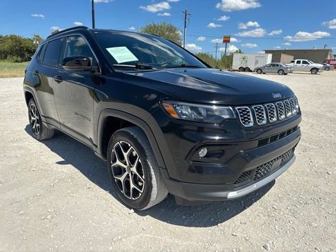 Used 2025 Jeep Compass Limited AWD/4WD image 6