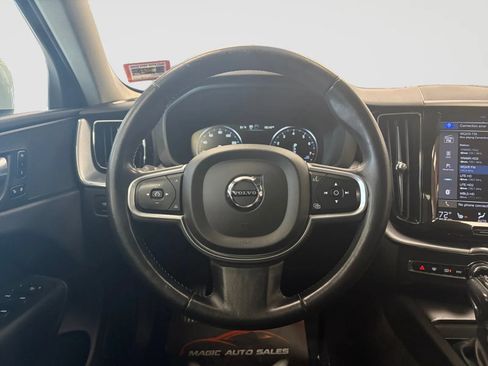 Used 2020 Volvo XC60 T5 Momentum AWD/4WD image 27