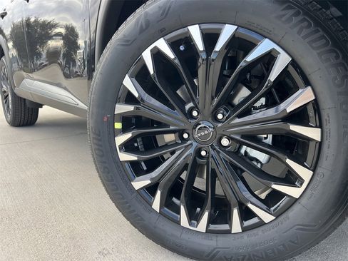 New 2026 Nissan Rogue SV image 7