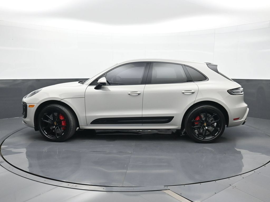 Certified 2025 Porsche Macan GTS AWD/4WD image 2
