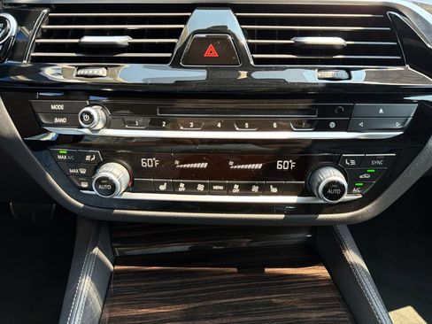 Used 2018 BMW 540i RWD image 15