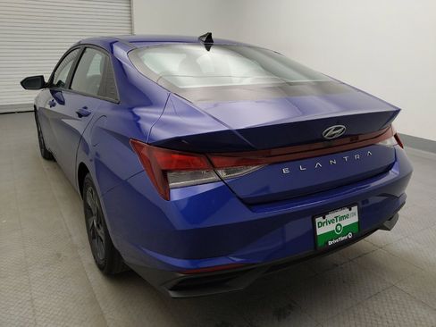 Used 2023 Hyundai Elantra SEL w/ Preferred Accessory Package FWD image 6
