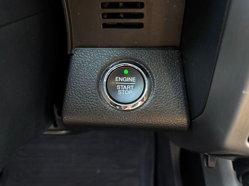 Used 2020 Ford F150 Platinum w/ Equipment Group 701A Luxury AWD/4WD image 23