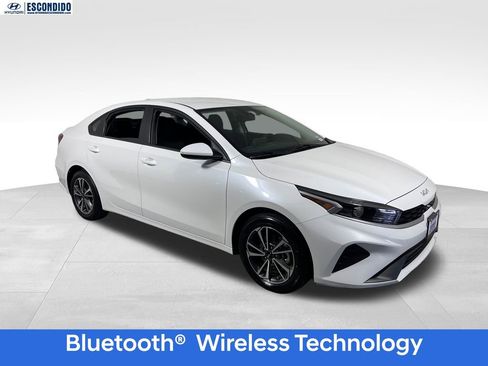 Used 2024 Kia Forte LXS FWD image 7