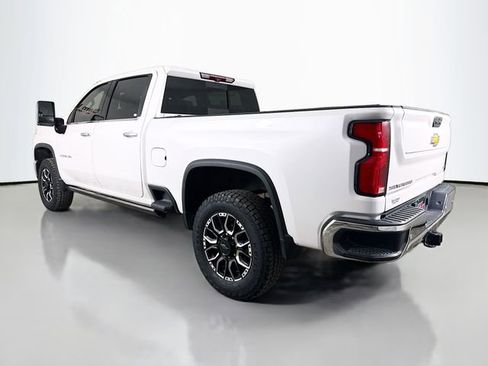 Used 2024 Chevrolet Silverado 2500 LTZ w/ LTZ Convenience Package image 7