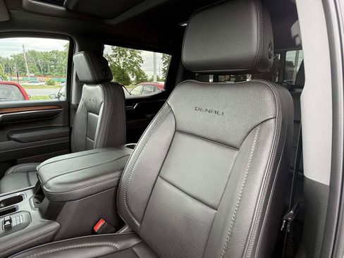 Used 2025 GMC Sierra 1500 Denali w/ Denali Reserve Package AWD/4WD image 25