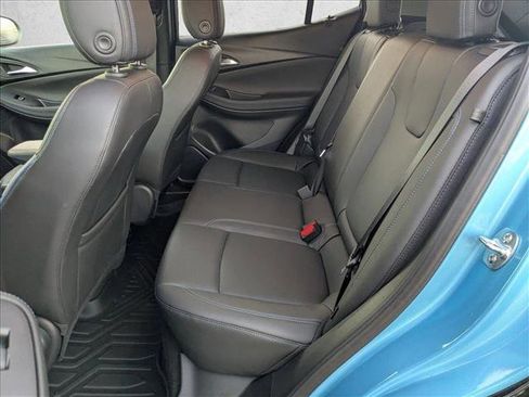 Used 2025 Buick Encore GX Sport Touring image 17