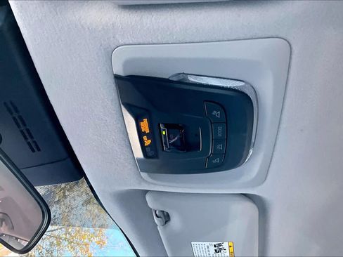 Used 2023 Toyota Corolla Cross L image 32