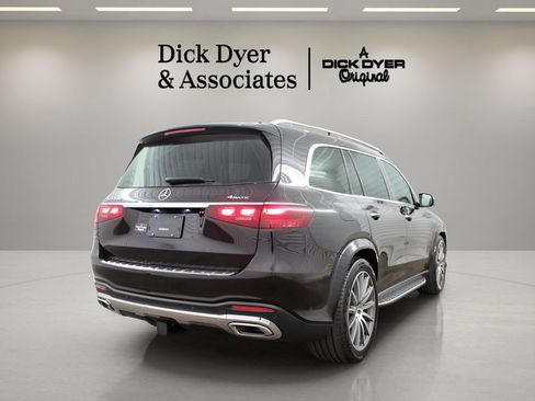 Used 2026 Mercedes-Benz GLS 580 4MATIC image 3