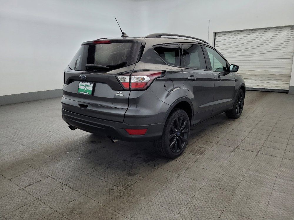Used 2018 Ford Escape SE w/ SE Sport Appearance Package FWD image 9