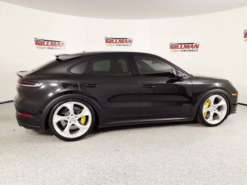 Used 2024 Porsche Cayenne Turbo GT image 8