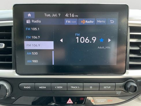 Used 2025 Hyundai Venue SEL FWD image 18