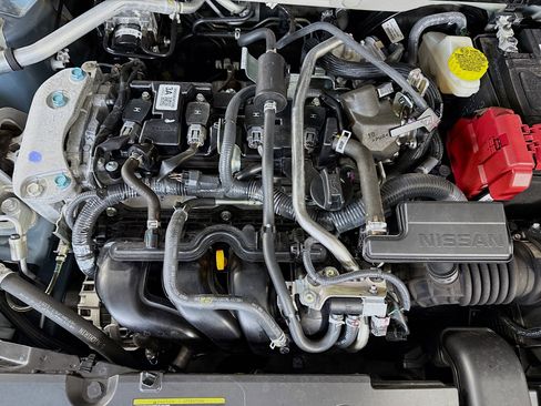 Used 2025 Nissan Sentra SR FWD image 39