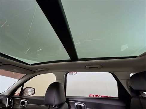 Used 2023 Kia Sorento SX image 25