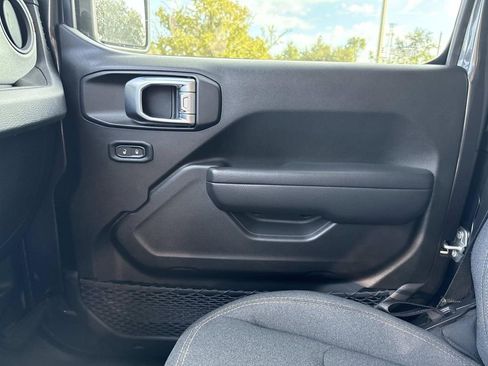 Used 2024 Jeep Wrangler Sport S image 21