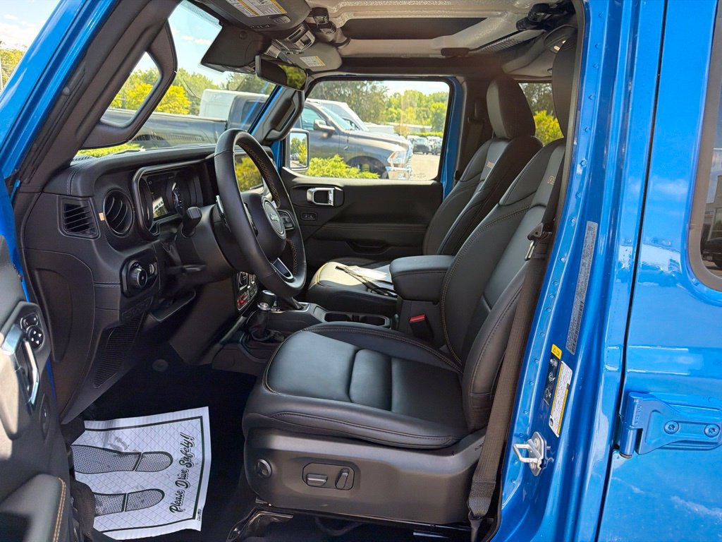 Used 2025 Jeep Wrangler Unlimited Rubicon 392 AWD/4WD image 15