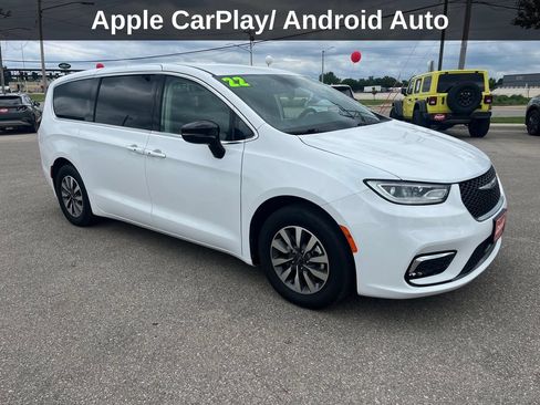 Used 2024 Chrysler Pacifica Limited FWD image 8