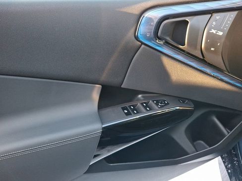 Used 2025 BMW X3 M50 w/ Premium Package image 8