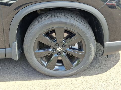Used 2025 Honda Pilot Black Edition image 8