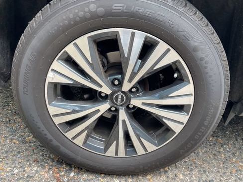 Used 2023 Nissan Rogue SV AWD/4WD image 14