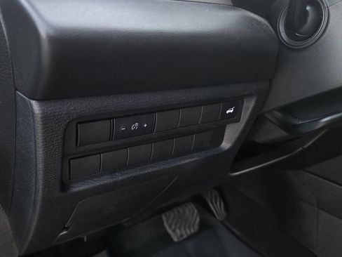 Used 2024 Mitsubishi Outlander SE image 22