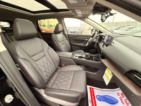 New 2026 Nissan Rogue Platinum w/ Tech Package image 18