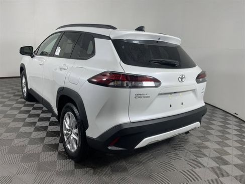 New 2026 Toyota Corolla Cross LE image 5