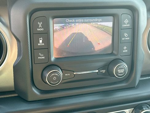 Used 2020 Jeep Wrangler Unlimited Sport S image 17