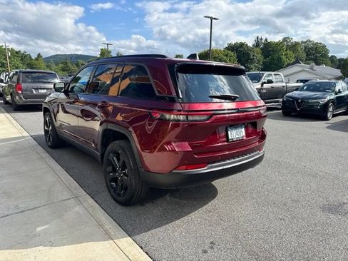 Certified 2026 Jeep Grand Cherokee Limited w/ Limited Altitude Package AWD/4WD image 4