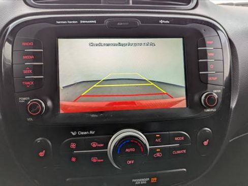 Used 2018 Kia Soul ! w/ Tech Package FWD image 27