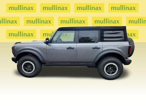 Used 2023 Ford Bronco Badlands w/ Sasquatch Package AWD/4WD image 6