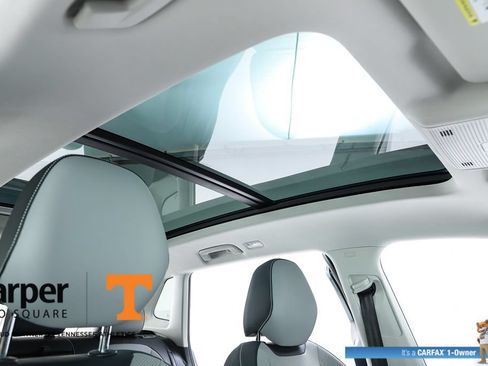 Used 2025 Volkswagen Tiguan SE w/ Panoramic Sunroof Package AWD/4WD image 76