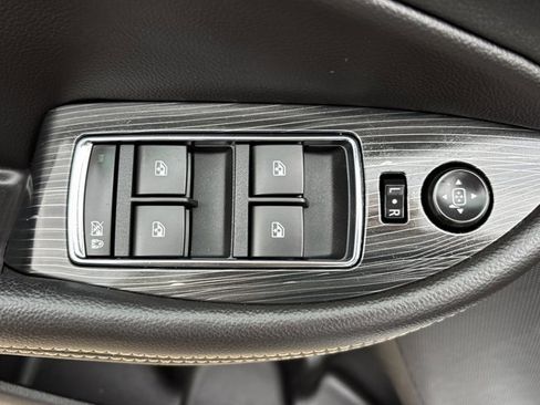 Used 2016 Chevrolet Impala LT w/ Convenience Package image 18