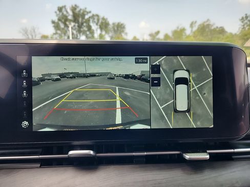 Used 2024 Kia Carnival SX FWD image 23