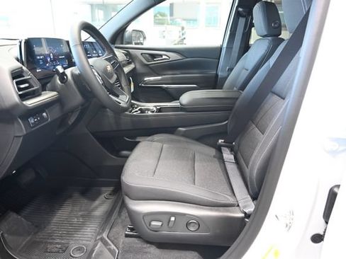 New 2026 Chevrolet Traverse LT w/ Driver Confidence Package FWD image 9