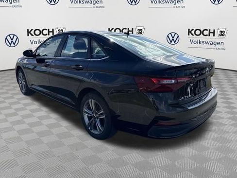 Used 2023 Volkswagen Jetta SE image 6