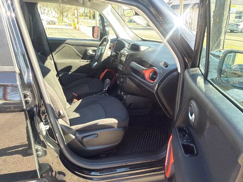 Used 2019 Jeep Renegade Sport AWD/4WD image 25